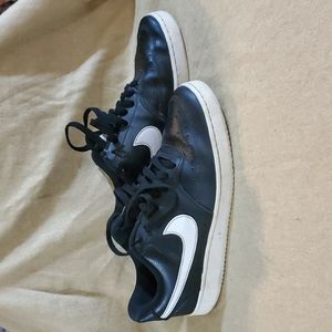 Women's Nike Court Vision Low Sneakers in Black/White Size 9 Medium